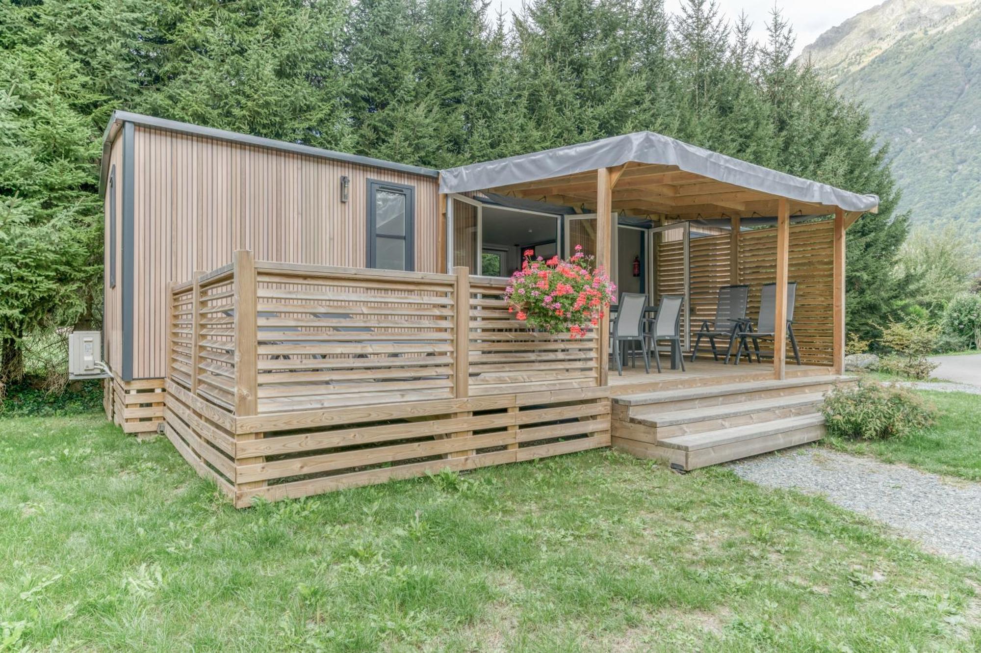 Camping Rcn Belledonne Le Bourg-dʼOisans Eksteriør billede