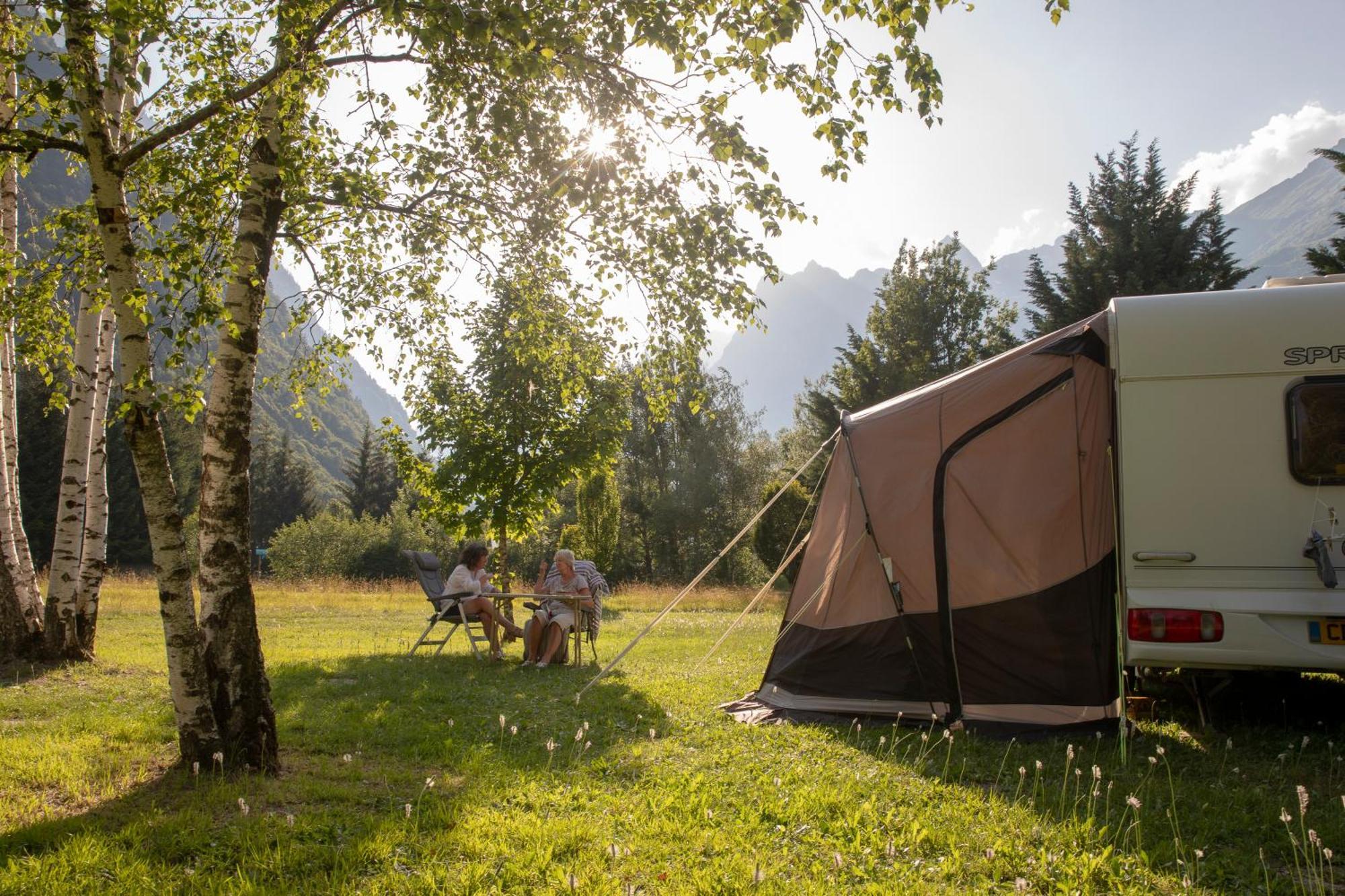 Camping Rcn Belledonne Le Bourg-dʼOisans Eksteriør billede