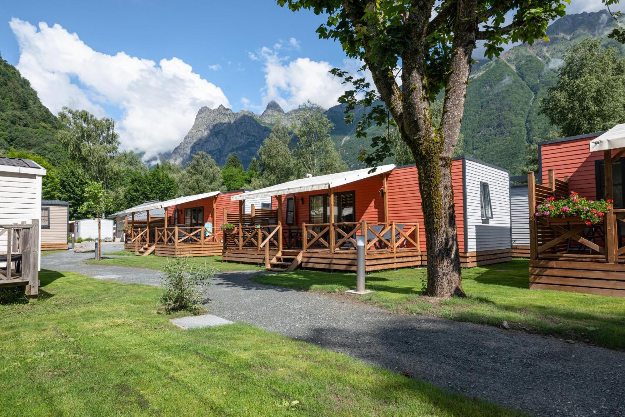Camping Rcn Belledonne Le Bourg-dʼOisans Eksteriør billede