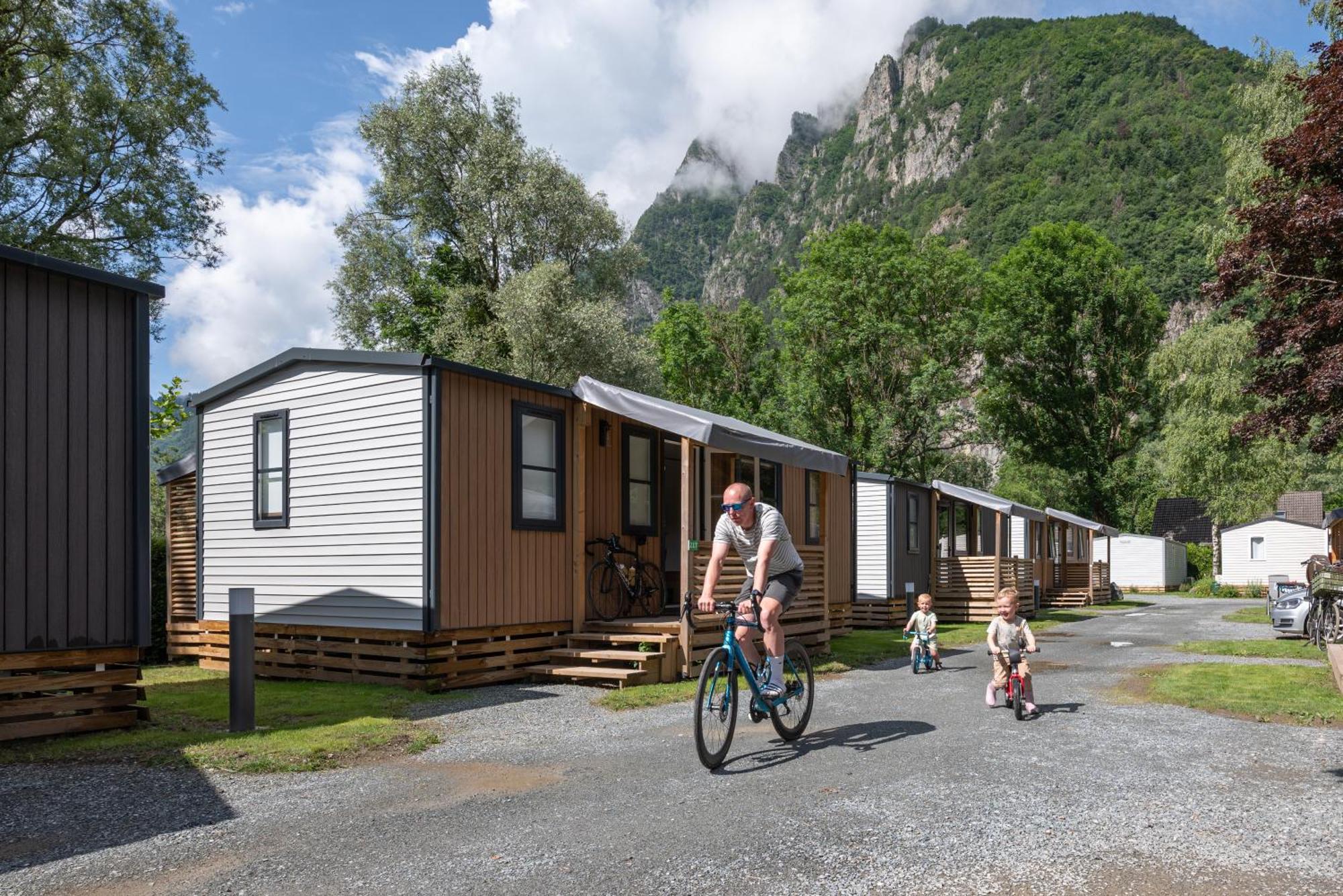 Camping Rcn Belledonne Le Bourg-dʼOisans Eksteriør billede